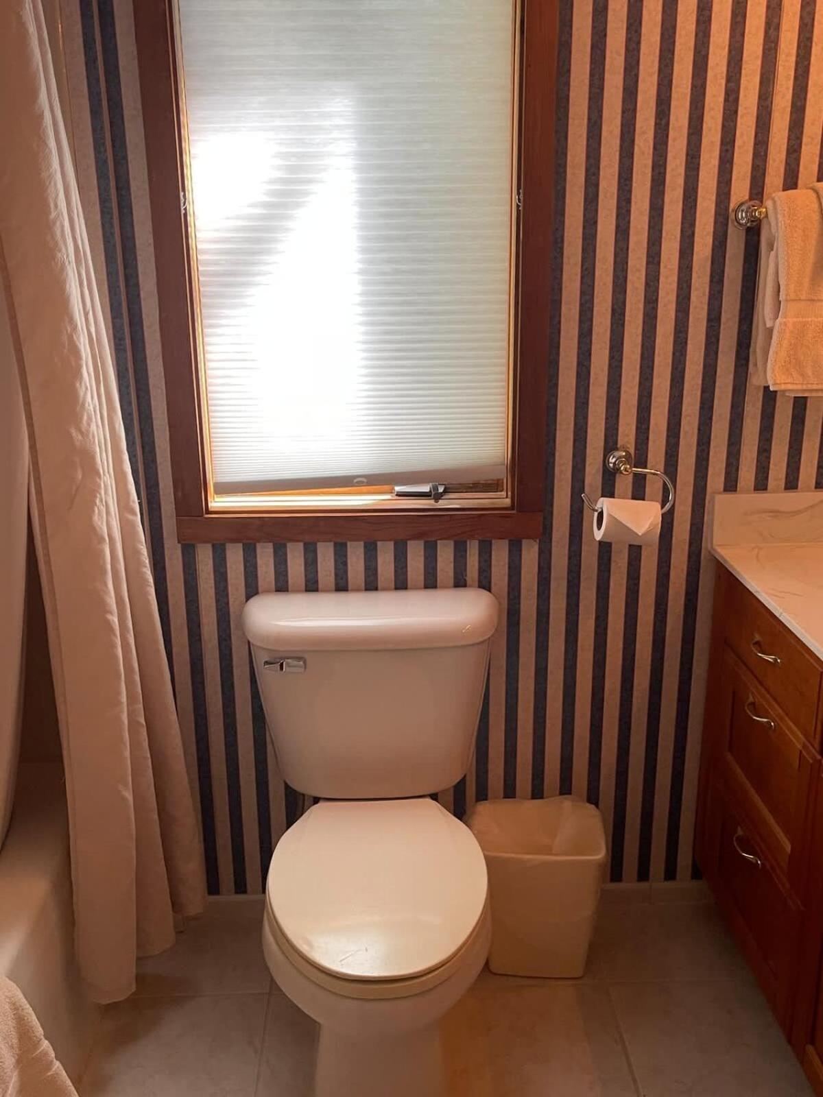 Top Floor Luxury, Sauna, Private Pool, Lake Bellaire Beach, 5 Beds, 4 Full Bath מראה חיצוני תמונה