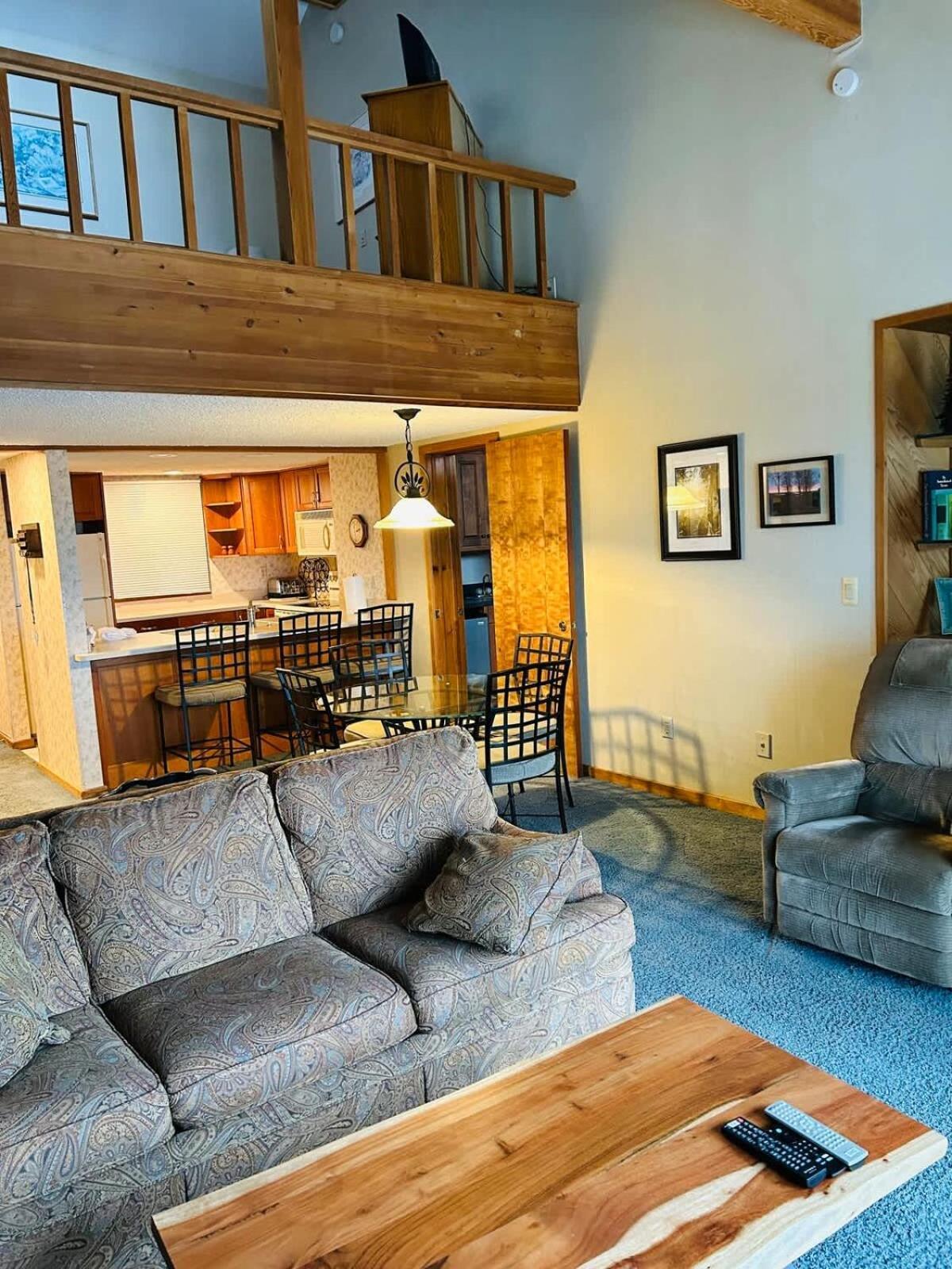 Top Floor Luxury, Sauna, Private Pool, Lake Bellaire Beach, 5 Beds, 4 Full Bath מראה חיצוני תמונה